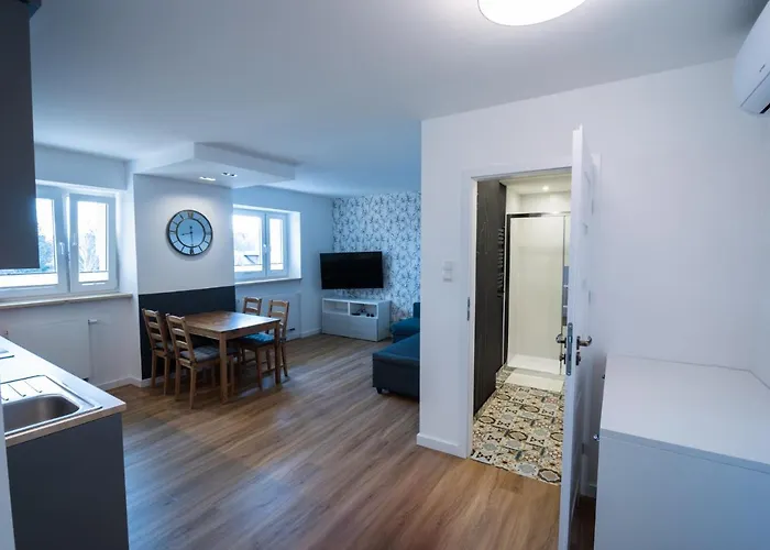 Staniszewski Apartment *